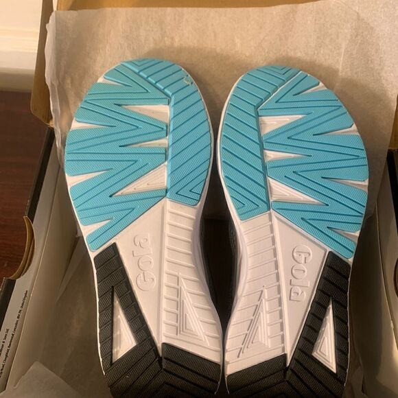 Gola typhoon athletic lightweight sneaker size US6; EU37 - Picture 9 of 14